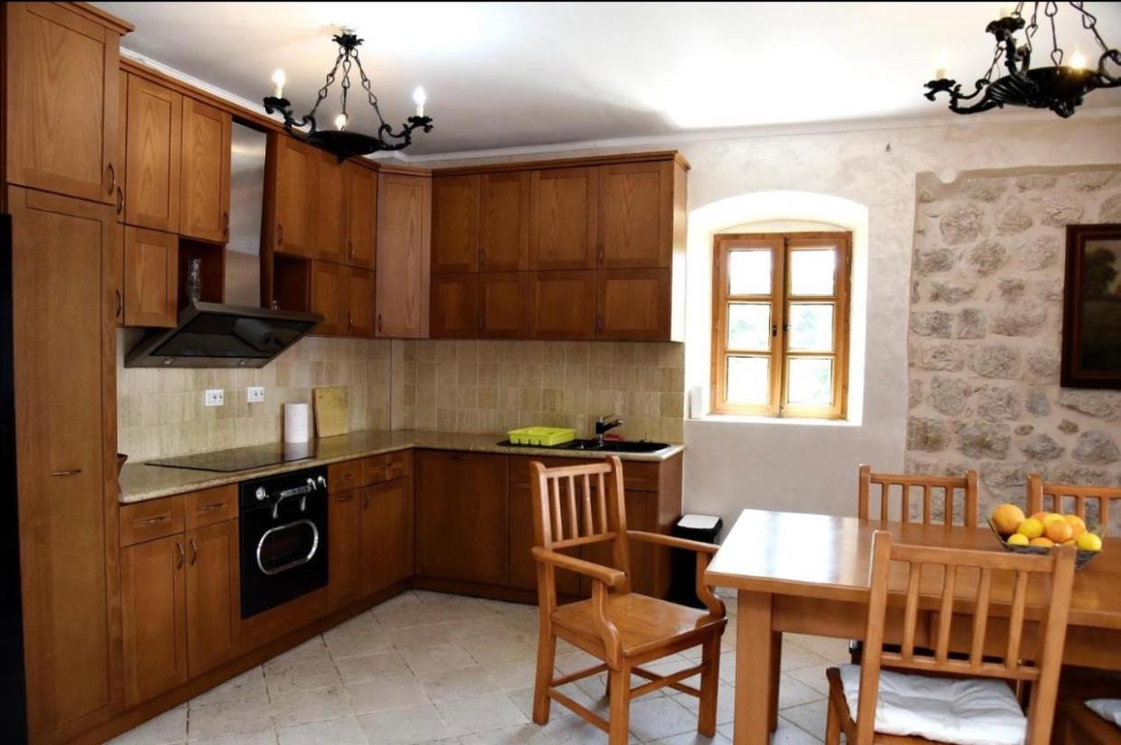 Apartments Barba Котор Екстер'єр фото