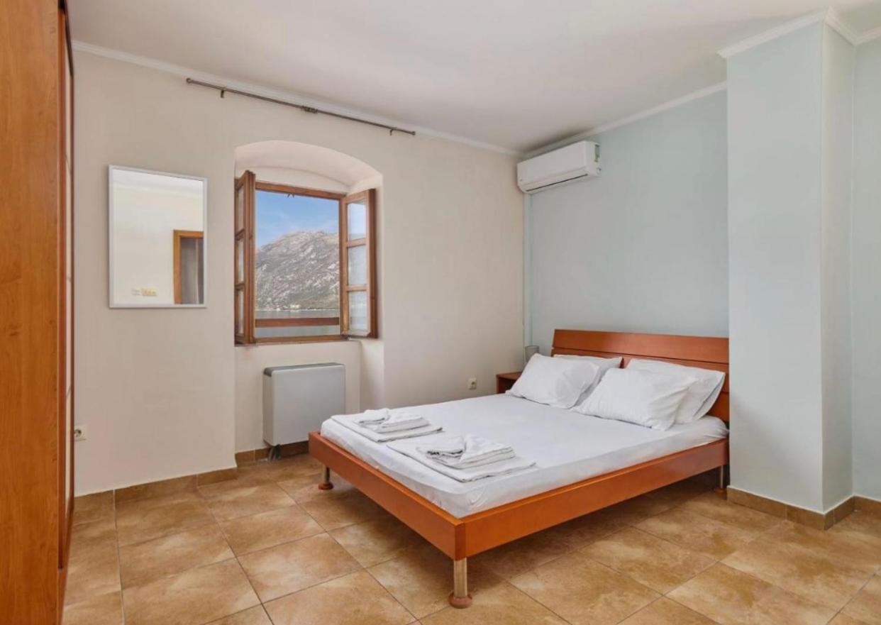 Apartments Barba Котор Екстер'єр фото