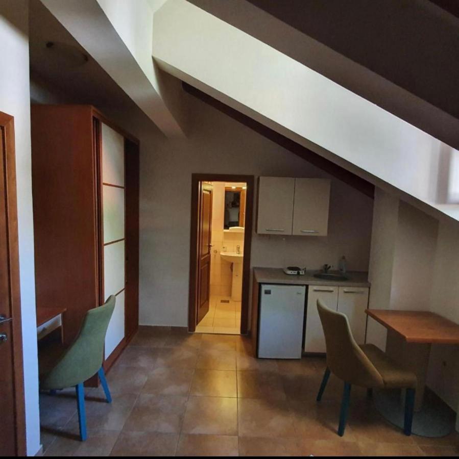 Apartments Barba Котор Екстер'єр фото