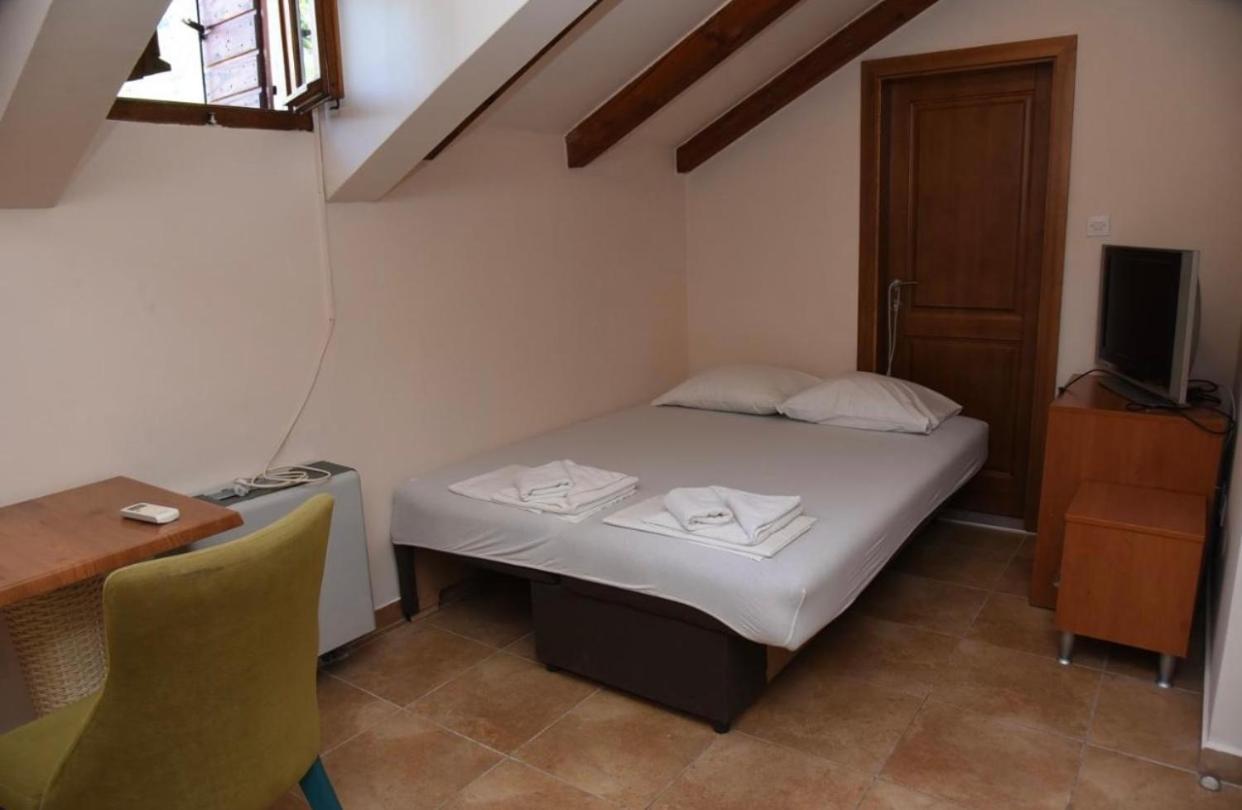 Apartments Barba Котор Екстер'єр фото