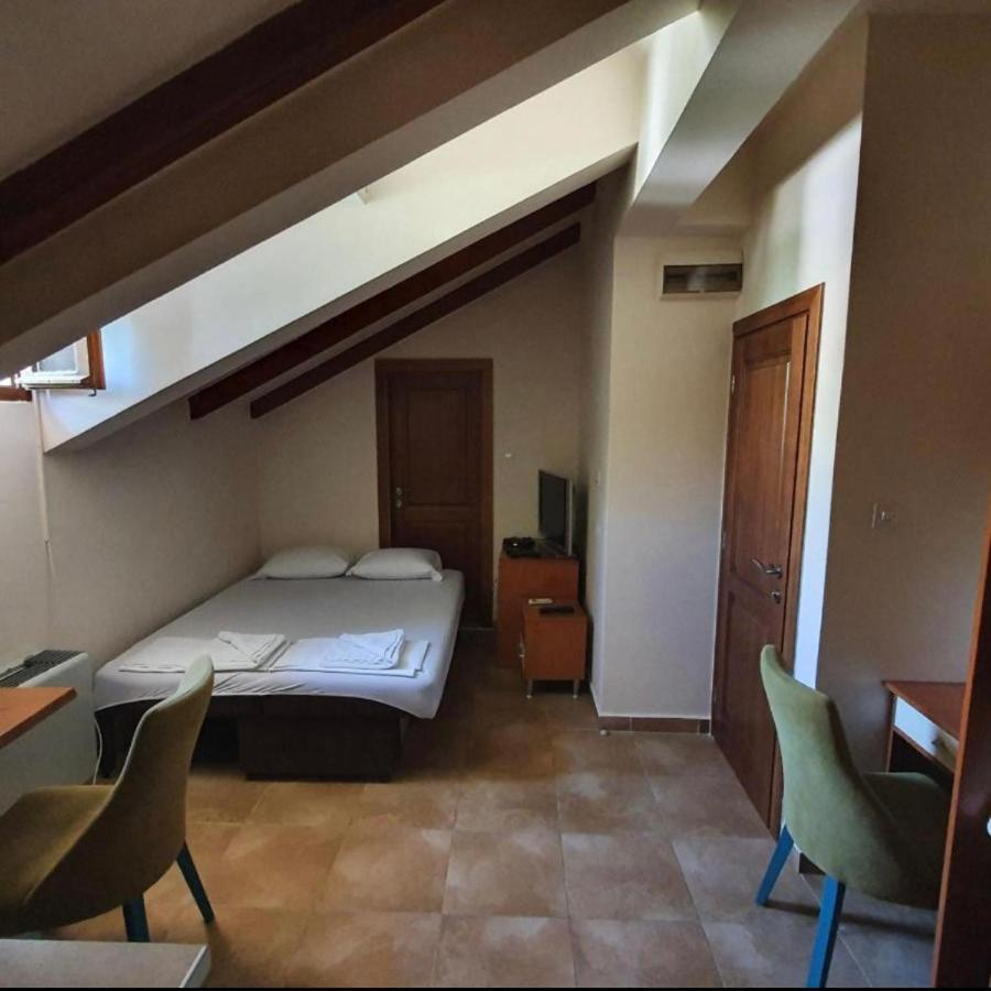 Apartments Barba Котор Екстер'єр фото
