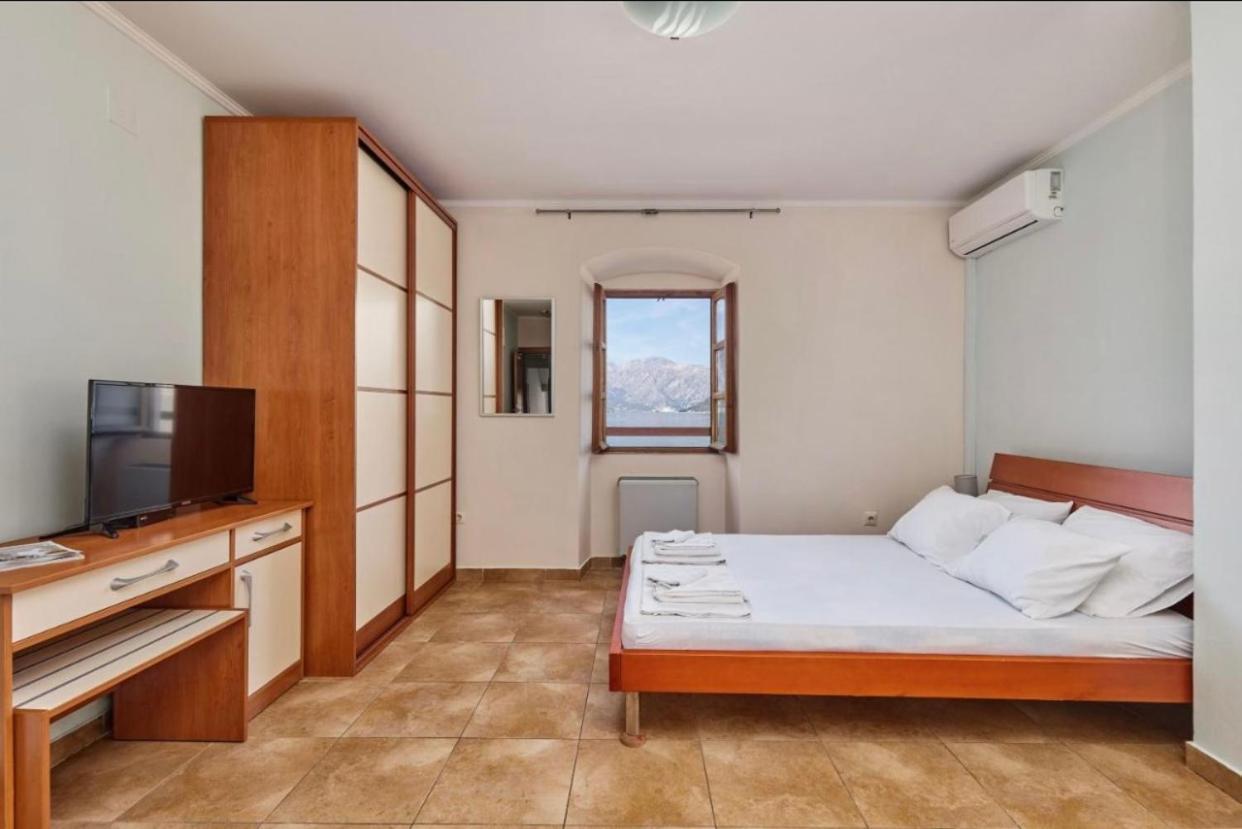 Apartments Barba Котор Екстер'єр фото