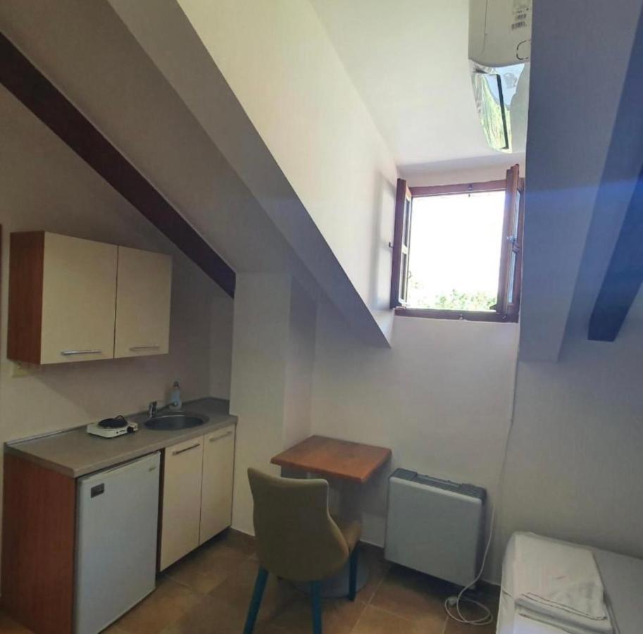 Apartments Barba Котор Екстер'єр фото