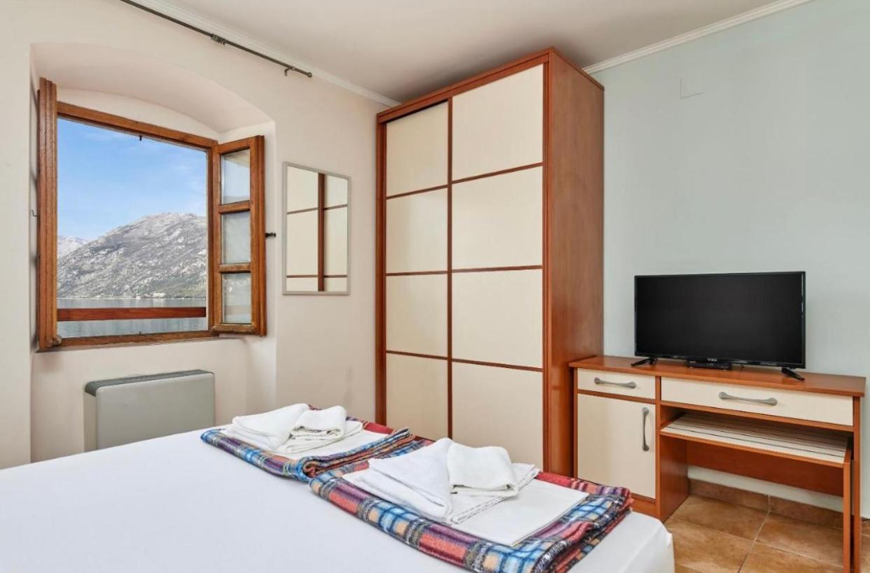 Apartments Barba Котор Екстер'єр фото
