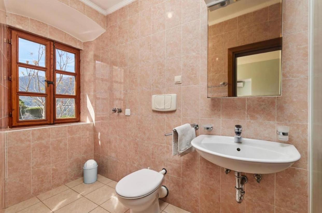 Apartments Barba Котор Екстер'єр фото